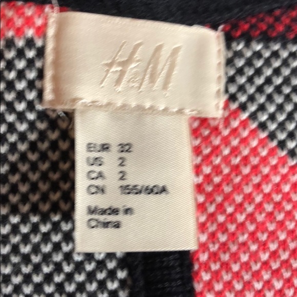 Super cute H&M sweater with pockets - Picture 5 of 5